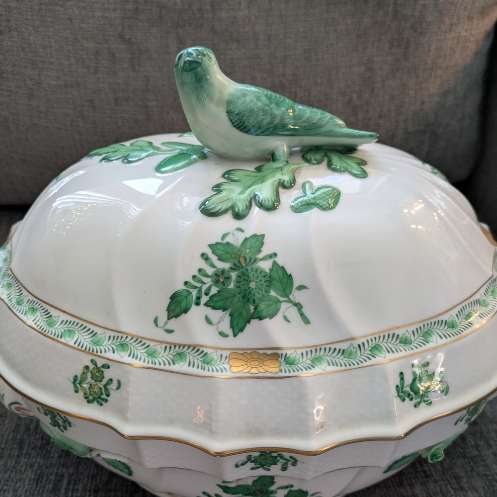 Herend White Handpainted W/ 14KT Gold Serving Tureen With Ornate Bird & Flowers - Picture 2 of 12